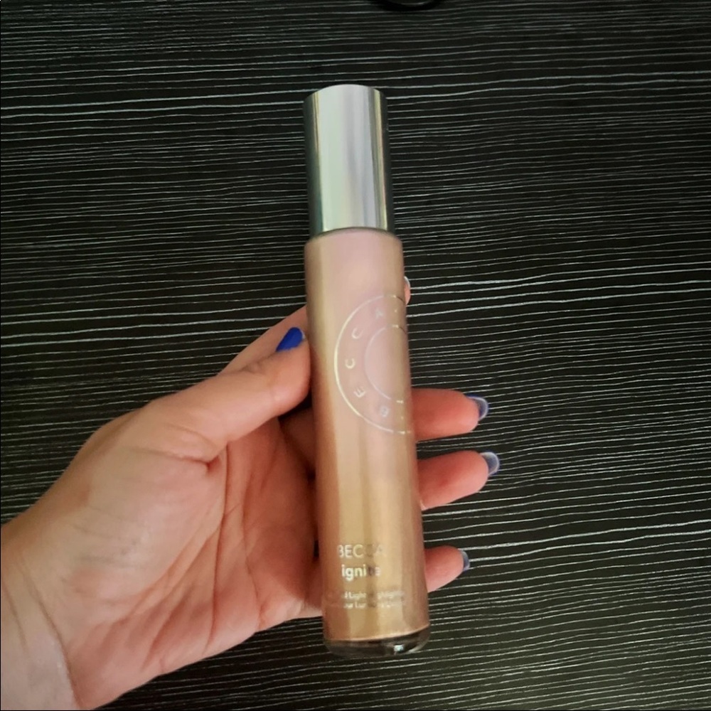 BECCA cosmetics Ignite Liquified Light Highlighter Creativity 1.5oz